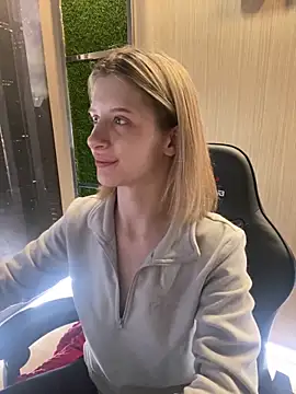 Snapshot of amorearte_m chatting on 03-18-25, 11:09 amorearte m online show from 03-18-25, 11:09