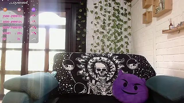 LiraSonnett online show from 10-16-25, 09:27