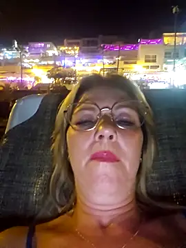 Snapshot of Melody73 chatting on 09-18-25, 09:28 Melody73 online show from 09-18-25, 09:28