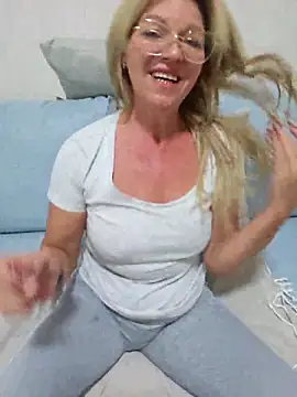 Snapshot of Melody73 chatting on 10-02-25, 06:20 Melody73 online show from 10-02-25, 06:20