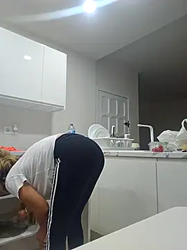 Snapshot of Melody73 chatting on 10-09-25, 07:56 Melody73 online show from 10-09-25, 07:56