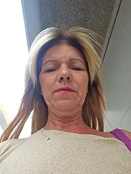 Snapshot of Melody73 chatting on 10-13-25, 04:07 Melody73 online show from 10-13-25, 04:07