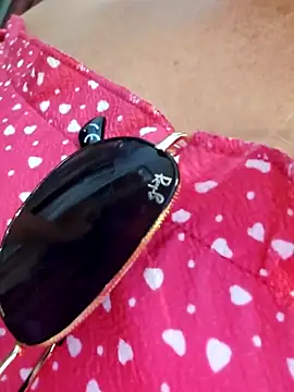 Snapshot of Melody73 chatting on 10-19-25, 10:05 Melody73 online show from 10-19-25, 10:05