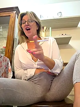 Snapshot of Melody73 chatting on 11-29-25, 09:56 Melody73 online show from 11-29-25, 09:56