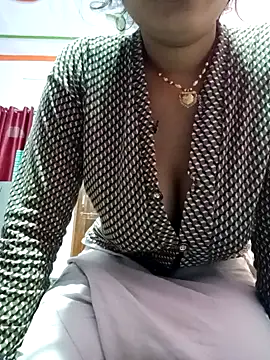 Snapshot of Beautiful_Puja chatting on 03-11-25, 02:21 Beautiful Puja online show from 03-11-25, 02:21