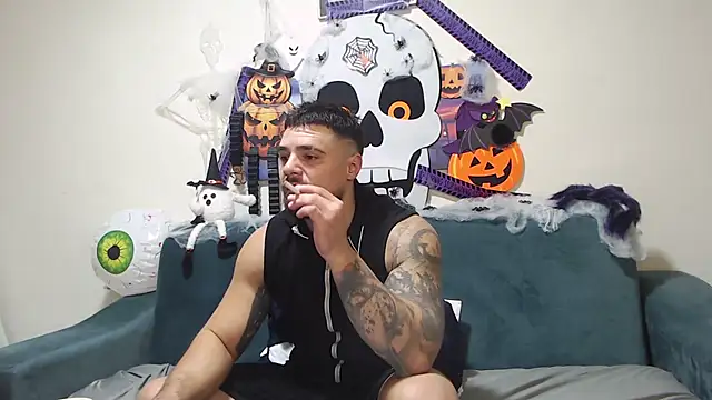 Snapshot of Tiberius_hunk chatting on 10-26-25, 05:52 Tiberius hunk online show from 10-26-25, 05:52