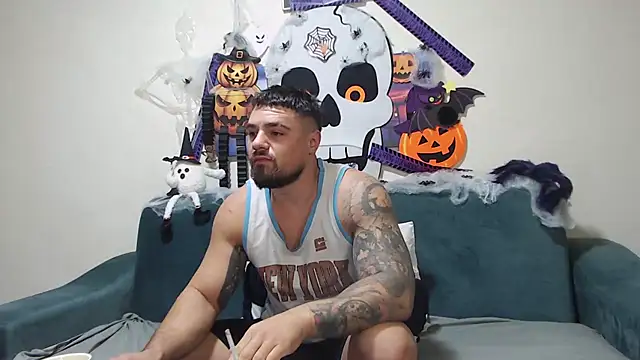 Snapshot of Tiberius_hunk chatting on 10-28-25, 07:01 Tiberius hunk online show from 10-28-25, 07:01