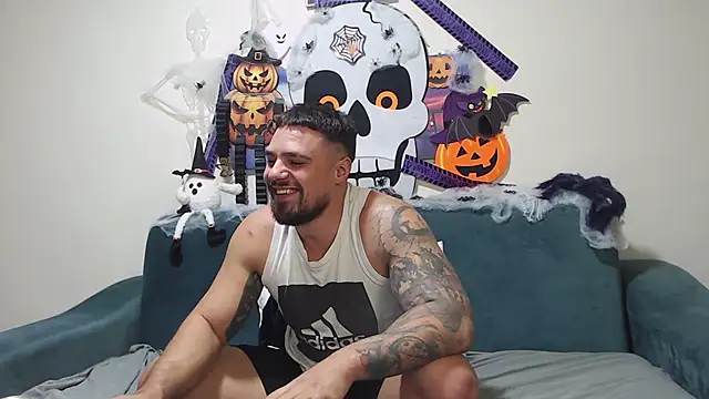 Snapshot of Tiberius_hunk chatting on 10-28-25, 07:05 Tiberius hunk online show from 10-28-25, 07:05