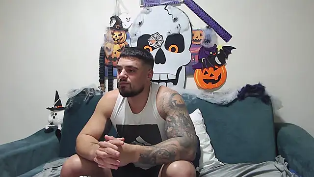 Snapshot of Tiberius_hunk chatting on 11-06-25, 07:04 Tiberius hunk online show from 11-06-25, 07:04