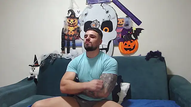 Snapshot of Tiberius_hunk chatting on 11-08-25, 01:55 Tiberius hunk online show from 11-08-25, 01:55