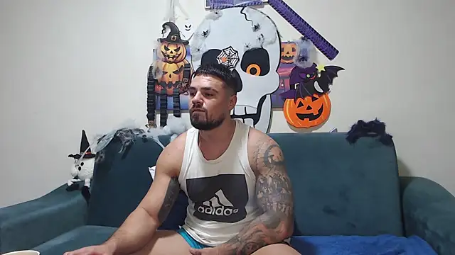 Snapshot of Tiberius_hunk chatting on 11-10-25, 03:05 Tiberius hunk online show from 11-10-25, 03:05