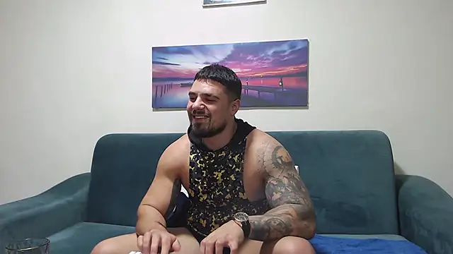 Snapshot of Tiberius_hunk chatting on 11-17-25, 05:19 Tiberius hunk online show from 11-17-25, 05:19