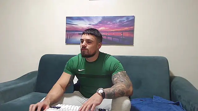 Snapshot of Tiberius_hunk chatting on 12-01-25, 05:40 Tiberius hunk online show from 12-01-25, 05:40