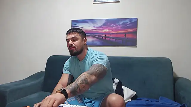 Snapshot of Tiberius_hunk chatting on 12-05-25, 06:33 Tiberius hunk online show from 12-05-25, 06:33