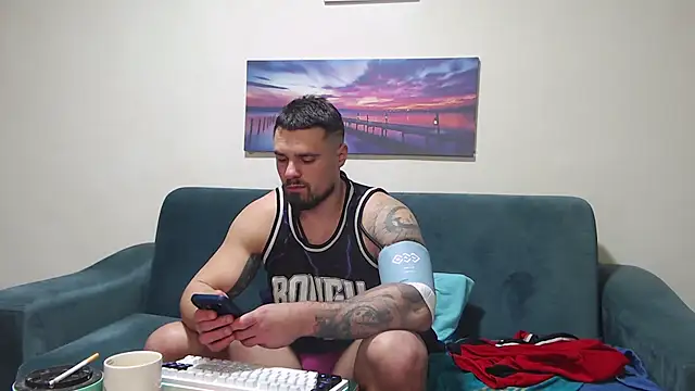 Tiberius hunk online show from 01-08-26, 07:49