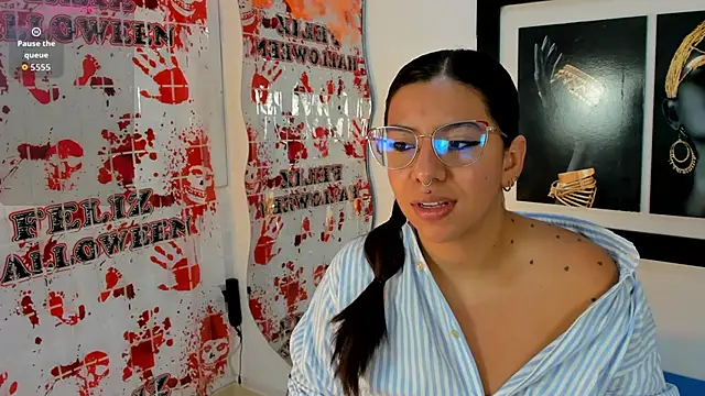 emilyy cooperr online show from 10-29-25, 12:18