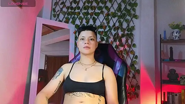 Snapshot of demimoore222 chatting on 03-10-25, 10:45 demimoore222 online show from 03-10-25, 10:45