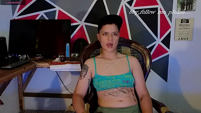 Snapshot of demimoore222 chatting on 10-14-25, 10:21 demimoore222 online show from 10-14-25, 10:21