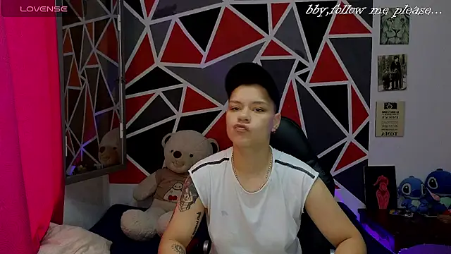 Snapshot of demimoore222 chatting on 11-28-25, 02:42 demimoore222 online show from 11-28-25, 02:42