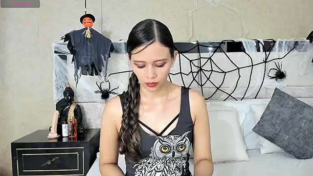 LiliJensen online show from 10-26-25, 08:15