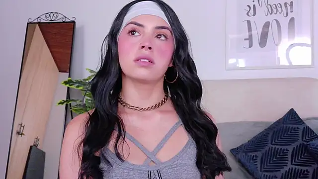 SaritaBratz online show from 11-26-25, 08:10