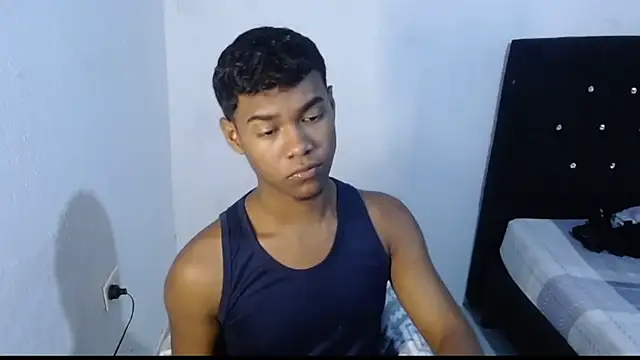 Snapshot of Jampier_sexyboy chatting on 03-14-25, 05:46 Jampier sexyboy online show from 03-14-25, 05:46