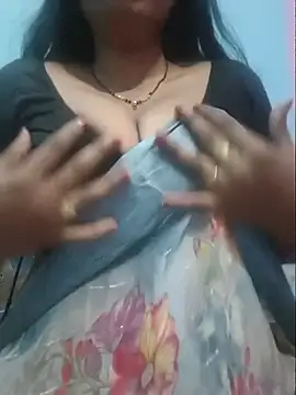 Snapshot of Sexyradha_ chatting on 07-21-26, 05:43 Sexyradha online show from 07-21-26, 05:43