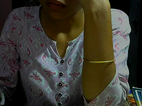 Snapshot of mayra89 chatting on 10-17-25, 03:03 mayra89 online show from 10-17-25, 03:03