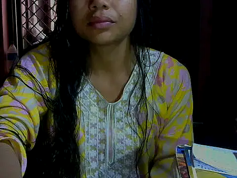 Snapshot of mayra89 chatting on 10-19-25, 06:03 mayra89 online show from 10-19-25, 06:03