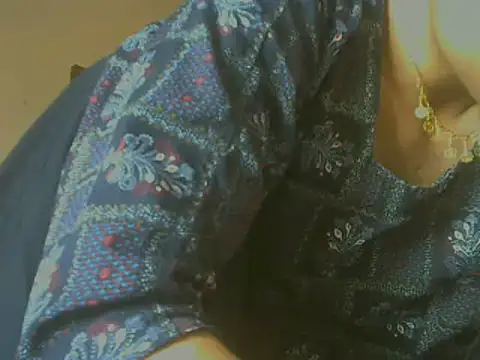 Snapshot of mayra89 chatting on 06-14-26, 05:20 mayra89 online show from 06-14-26, 05:20