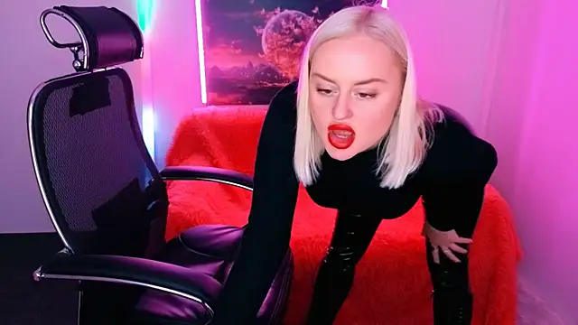 Snapshot of Miss_Alice_Silver chatting on 09-29-25, 08:13 Miss Alice Silver online show from 09-29-25, 08:13