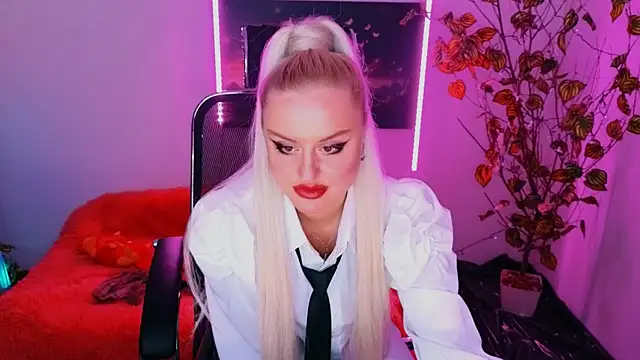 Snapshot of Miss_Alice_Silver chatting on 10-03-25, 09:56 Miss Alice Silver online show from 10-03-25, 09:56