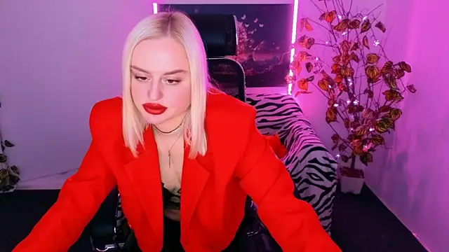 Snapshot of Miss_Alice_Silver chatting on 11-07-25, 04:18 Miss Alice Silver online show from 11-07-25, 04:18