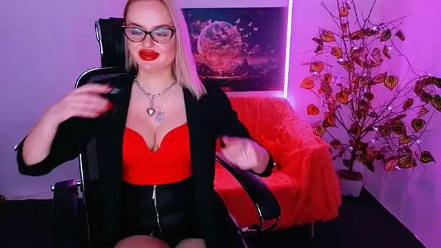 Snapshot of Miss_Alice_Silver chatting on 11-26-25, 04:52 Miss Alice Silver online show from 11-26-25, 04:52