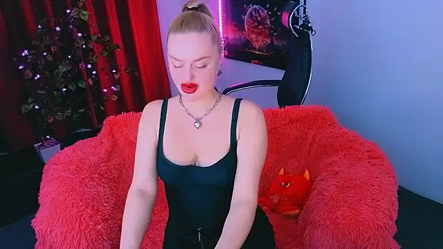 Snapshot of Miss_Alice_Silver chatting on 03-10-26, 06:13 Miss Alice Silver online show from 03-10-26, 06:13