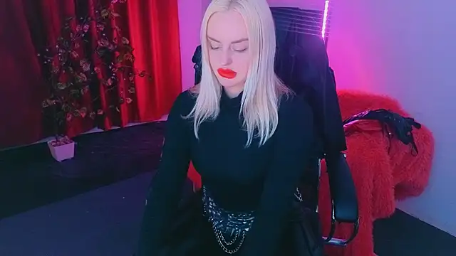 Snapshot of Miss_Alice_Silver chatting on 05-03-26, 07:20 Miss Alice Silver online show from 05-03-26, 07:20