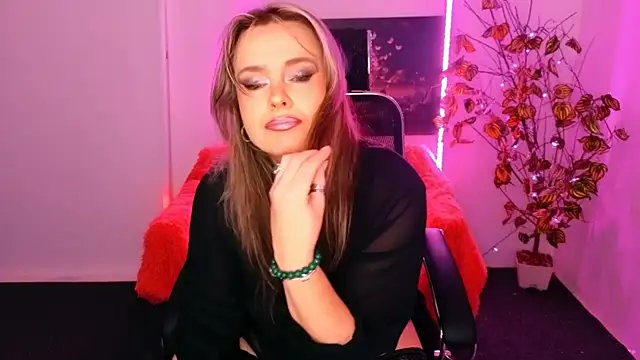 Snapshot of AnielaFox chatting on 11-07-25, 08:14 AnielaFox online show from 11-07-25, 08:14