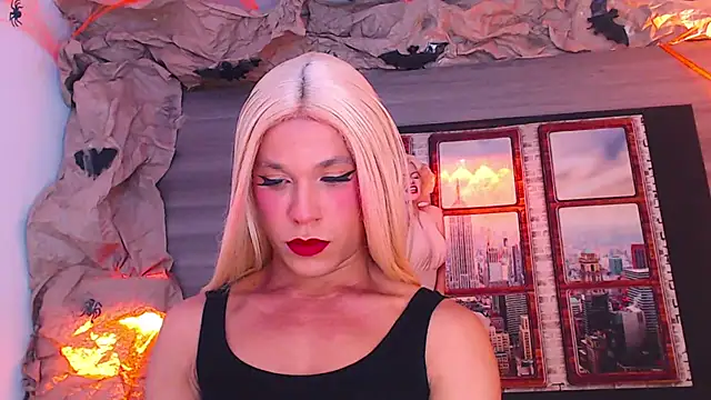 Snapshot of SashaNova chatting on 10-21-25, 05:30 SashaNova online show from 10-21-25, 05:30