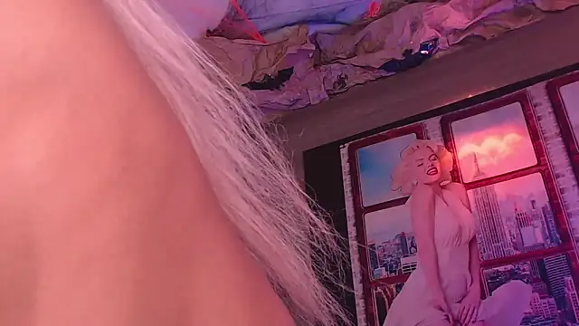 Snapshot of SashaNova chatting on 10-30-25, 05:09 SashaNova online show from 10-30-25, 05:09