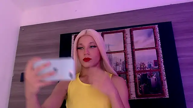 Snapshot of SashaNova chatting on 11-21-25, 04:44 SashaNova online show from 11-21-25, 04:44