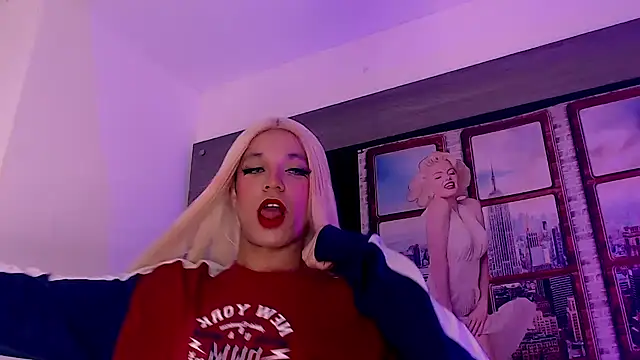 Snapshot of SashaNova chatting on 11-22-25, 05:06 SashaNova online show from 11-22-25, 05:06