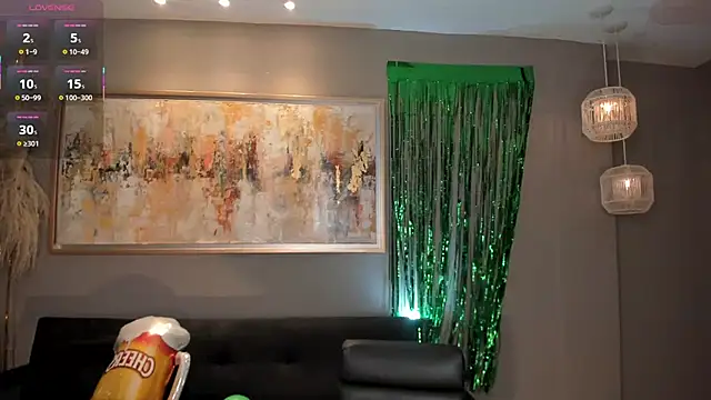 Snapshot of MaddisonCollins chatting on 03-18-25, 12:05 MaddisonCollins online show from 03-18-25, 12:05