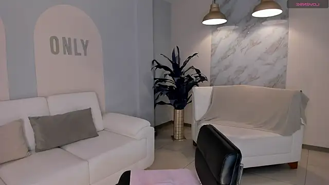 Snapshot of MaddisonCollins chatting on 03-22-25, 07:42 MaddisonCollins online show from 03-22-25, 07:42