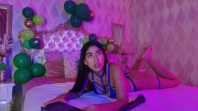 Mia Montess online show from 03-16-25, 01:49