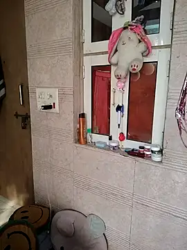 Snapshot of Miss_Love25 chatting on 12-22-25, 09:39 Miss Love25 online show from 12-22-25, 09:39