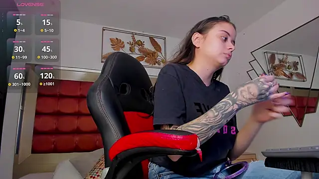 SaskiaGrendel online show from 04-22-26, 12:02