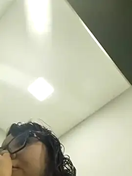 Snapshot of viviksmel chatting on 12-04-25, 02:15 viviksmel online show from 12-04-25, 02:15