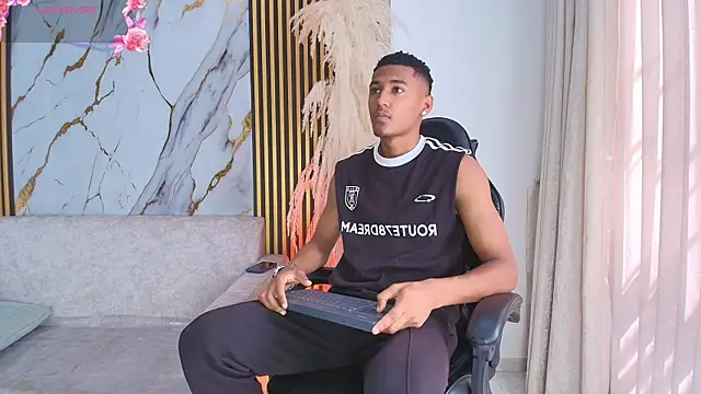 Snapshot of LexiAndDeker chatting on 12-01-25, 05:18 LexiAndDeker online show from 12-01-25, 05:18