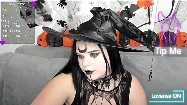 Eliss Shyyo online show from 10-31-25, 03:46