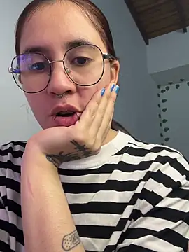 Snapshot of Camil_Lee chatting on 03-07-25, 02:36 Camil Lee online show from 03-07-25, 02:36